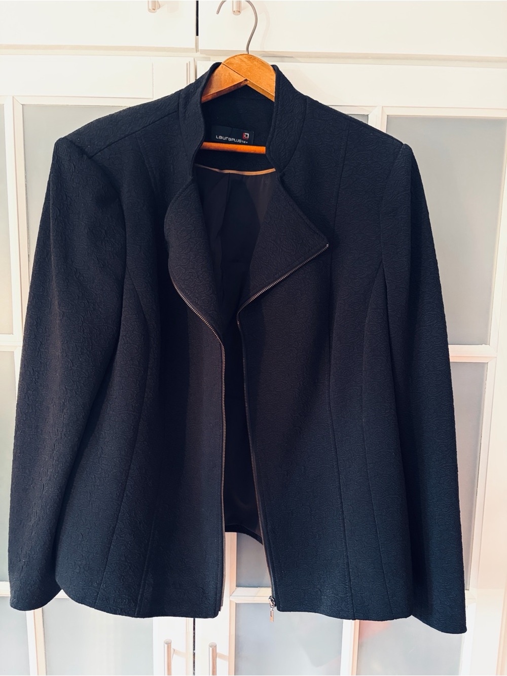 Laura Plus Zippered Jacket